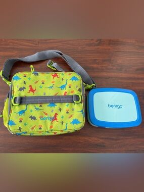 Bentgo Durable Kid’s Dino Print Insulated Lunch Bag & Bento-Style Lunch Box Set